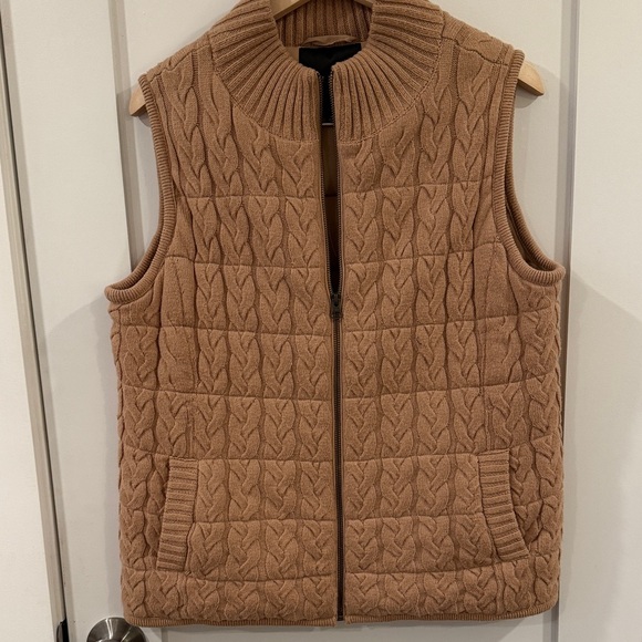 Talbot’s Women's Tan Cable Knit Sweater Vest - Picture 4 of 9